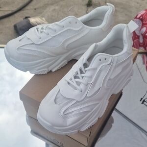 Men's White Athletic Shoes